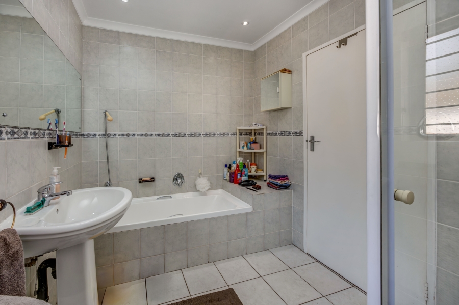 4 Bedroom Property for Sale in Fourways Gauteng