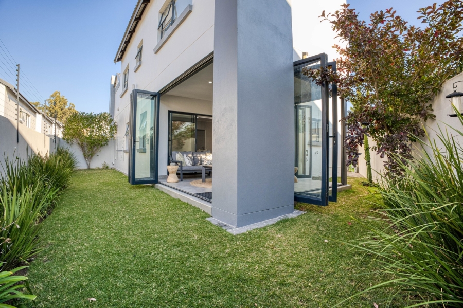 To Let 3 Bedroom Property for Rent in Broadacres Gauteng