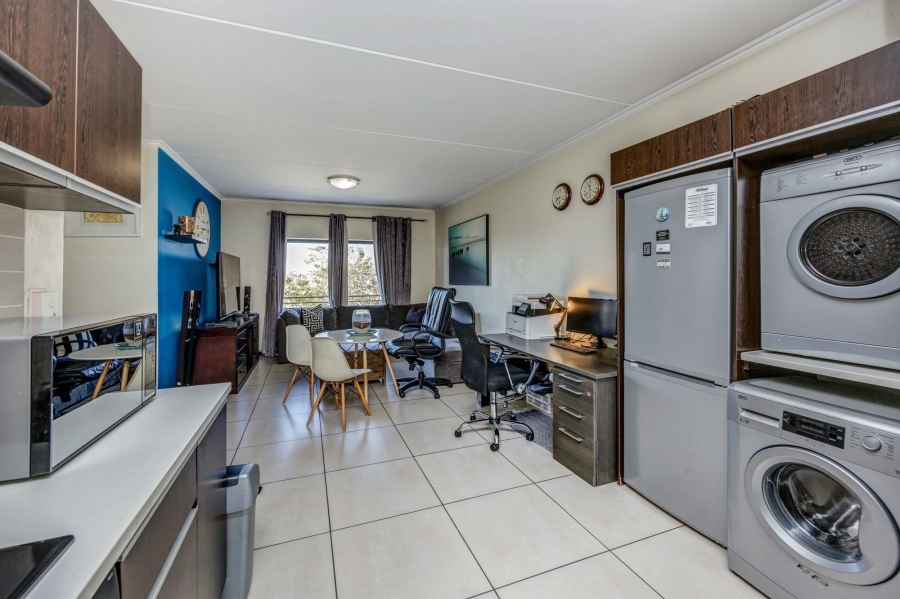 To Let 2 Bedroom Property for Rent in Fourways Gauteng