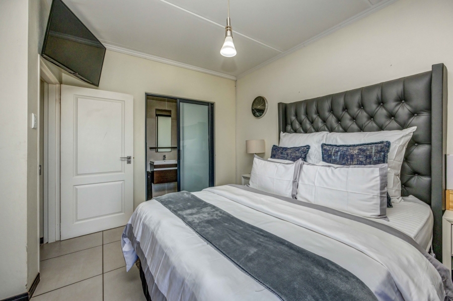 To Let 2 Bedroom Property for Rent in Fourways Gauteng