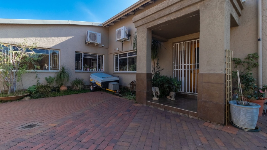 3 Bedroom Property for Sale in Farrarmere Gauteng