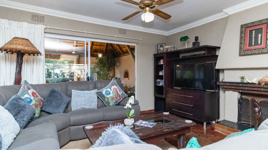 3 Bedroom Property for Sale in Farrarmere Gauteng