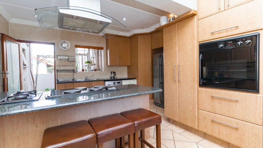 3 Bedroom Property for Sale in Farrarmere Gauteng