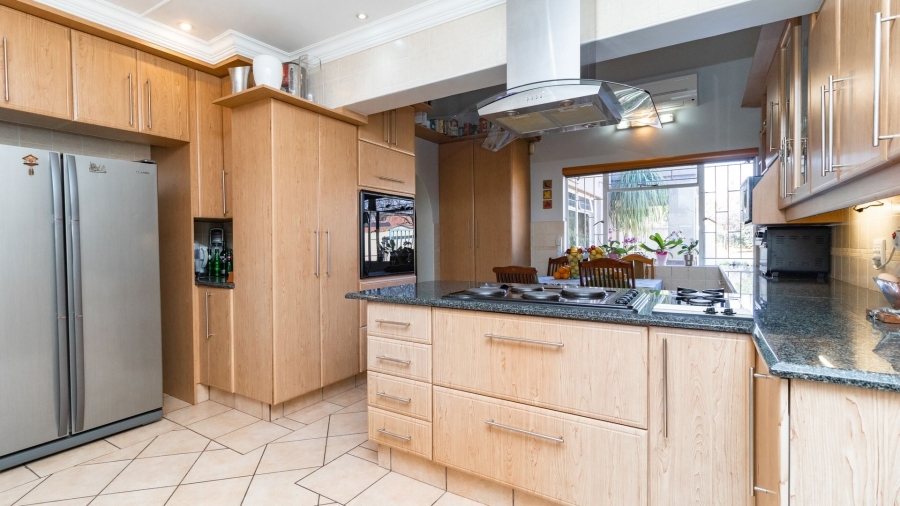 3 Bedroom Property for Sale in Farrarmere Gauteng