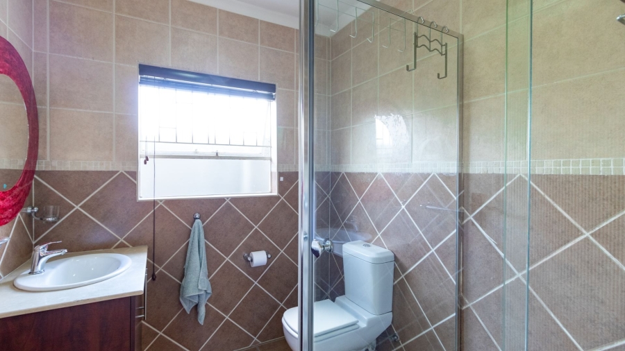 3 Bedroom Property for Sale in Farrarmere Gauteng