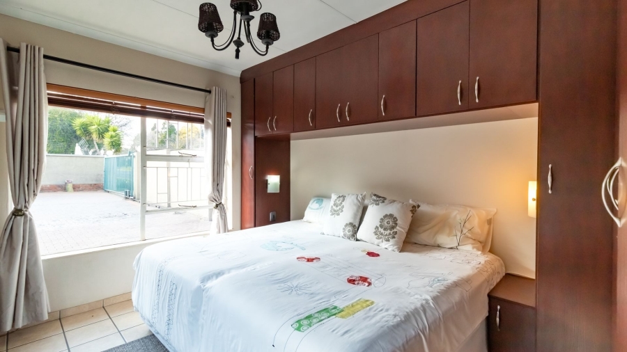 3 Bedroom Property for Sale in Farrarmere Gauteng