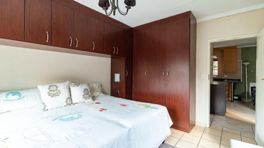 3 Bedroom Property for Sale in Farrarmere Gauteng