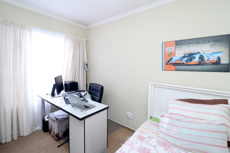 2 Bedroom Property for Sale in Bromhof Gauteng