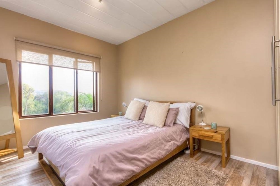 To Let 2 Bedroom Property for Rent in Waverley Gauteng