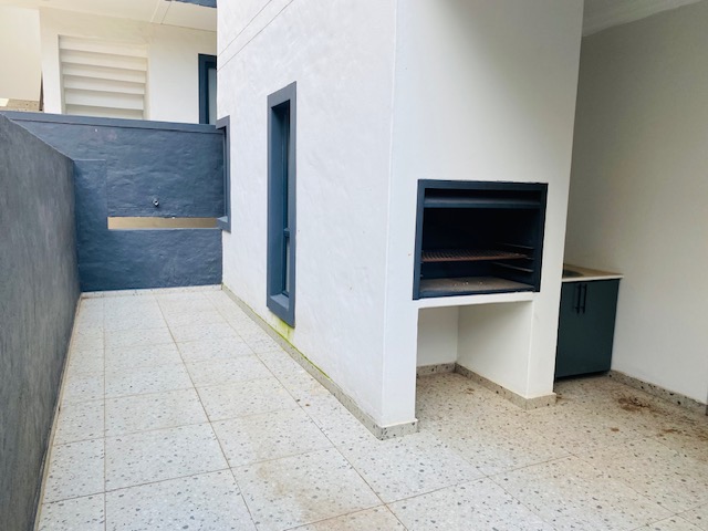 To Let 2 Bedroom Property for Rent in Bryanston Gauteng