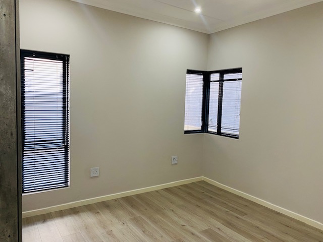 To Let 2 Bedroom Property for Rent in Bryanston Gauteng
