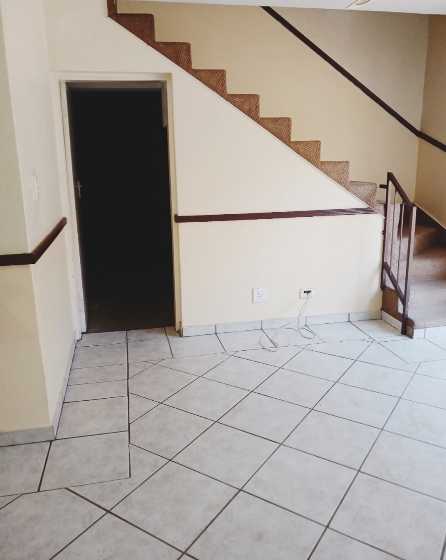 To Let 3 Bedroom Property for Rent in Strubensvallei Gauteng