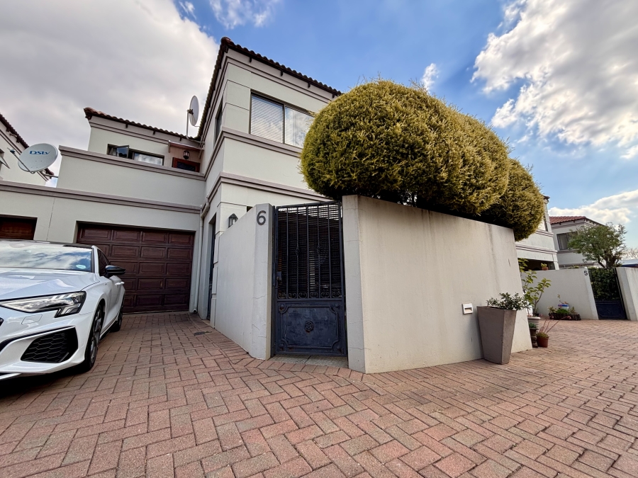 To Let 3 Bedroom Property for Rent in Northcliff Gauteng