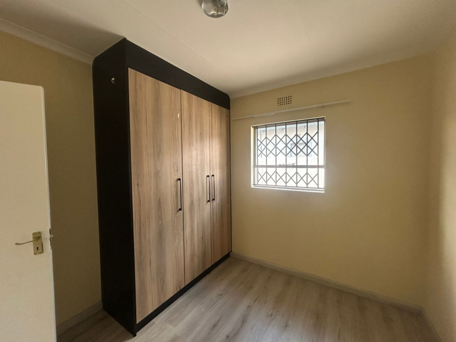 To Let 3 Bedroom Property for Rent in Riverside View Gauteng