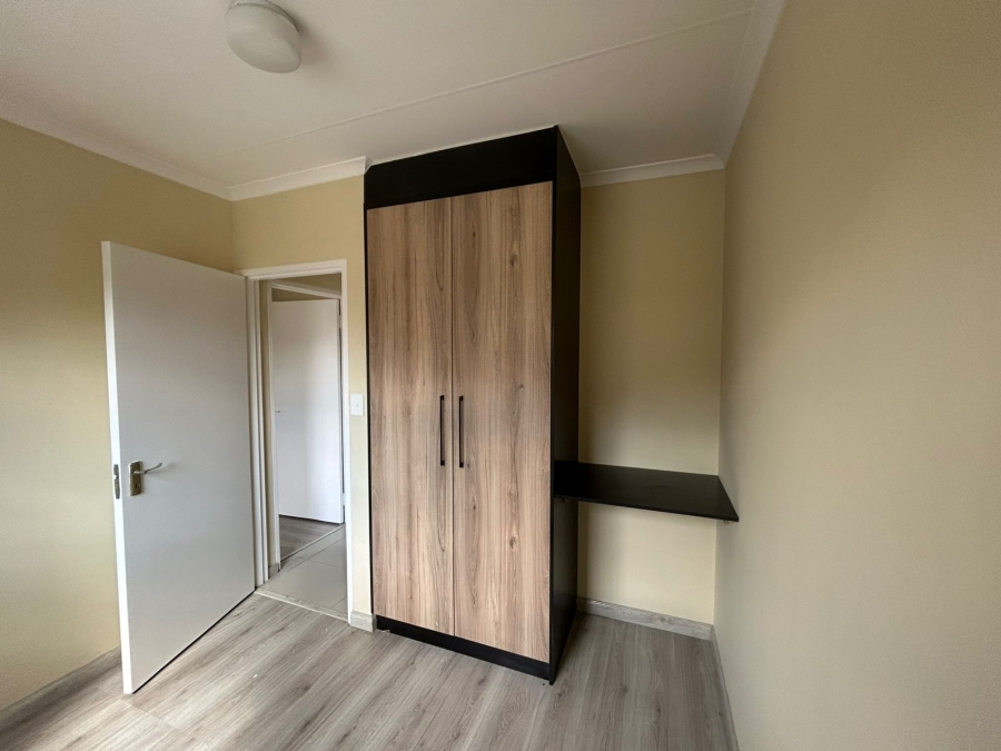 To Let 3 Bedroom Property for Rent in Riverside View Gauteng
