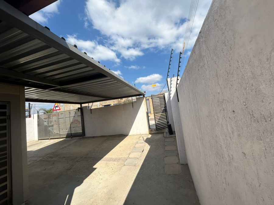 To Let 3 Bedroom Property for Rent in Riverside View Gauteng