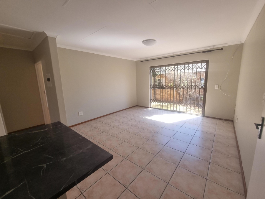 To Let 2 Bedroom Property for Rent in Honeydew Ridge Gauteng
