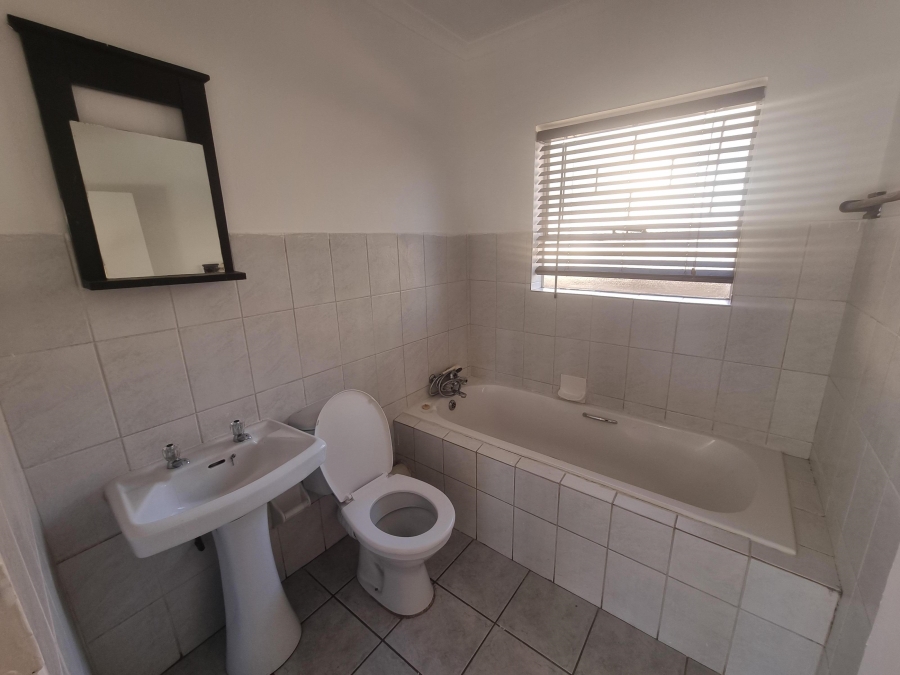 To Let 2 Bedroom Property for Rent in Honeydew Ridge Gauteng