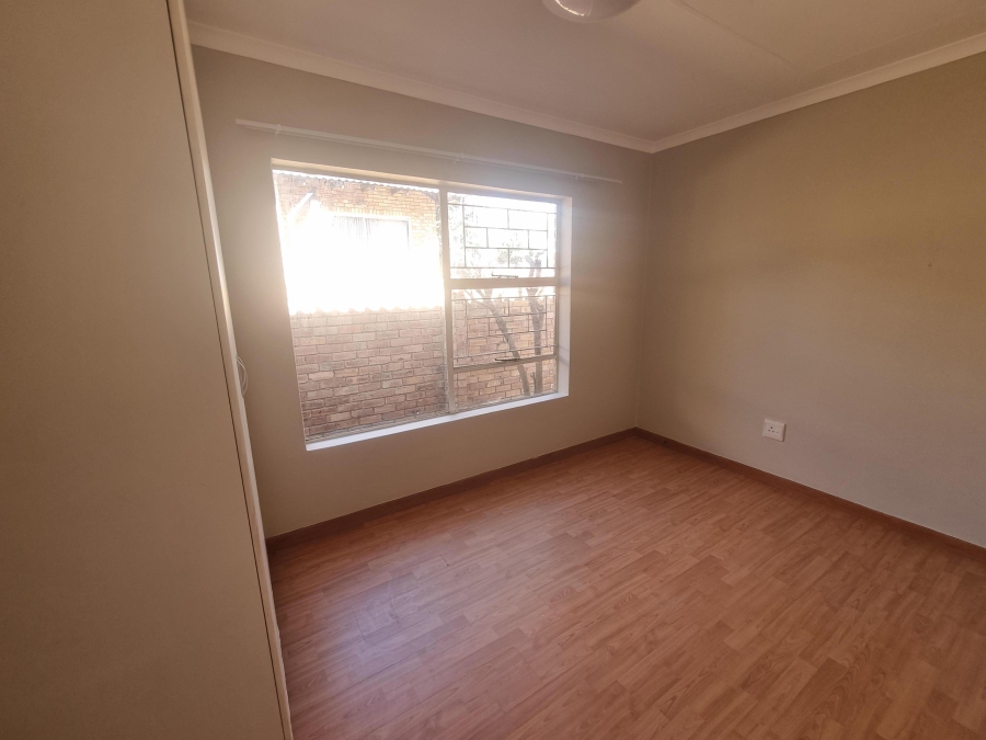 To Let 2 Bedroom Property for Rent in Honeydew Ridge Gauteng