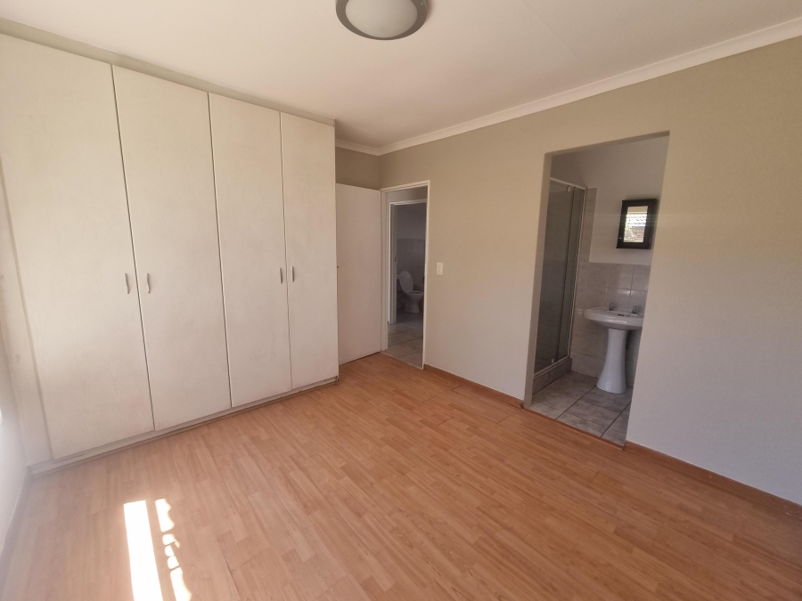 To Let 2 Bedroom Property for Rent in Honeydew Ridge Gauteng