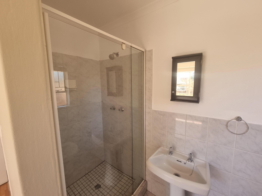 To Let 2 Bedroom Property for Rent in Honeydew Ridge Gauteng