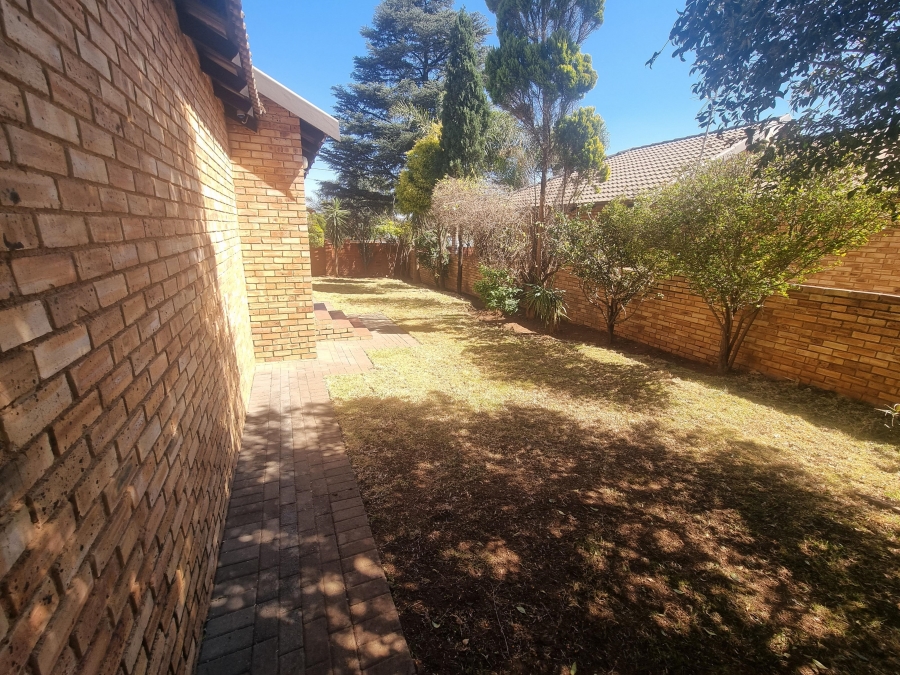 To Let 2 Bedroom Property for Rent in Honeydew Ridge Gauteng