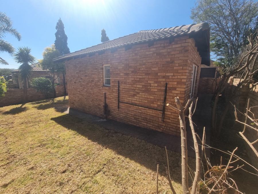To Let 2 Bedroom Property for Rent in Honeydew Ridge Gauteng