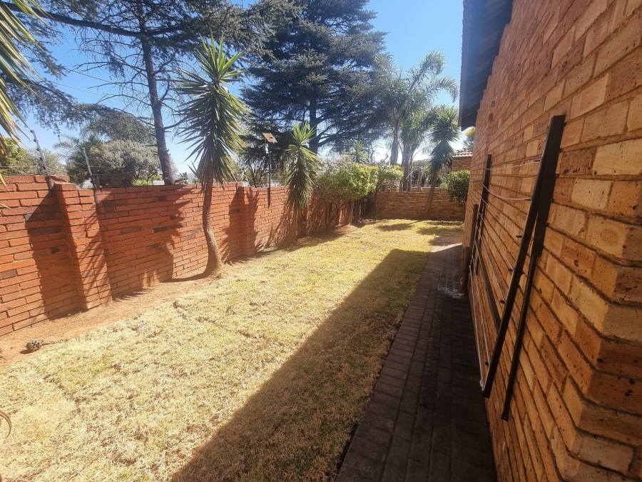 To Let 2 Bedroom Property for Rent in Honeydew Ridge Gauteng