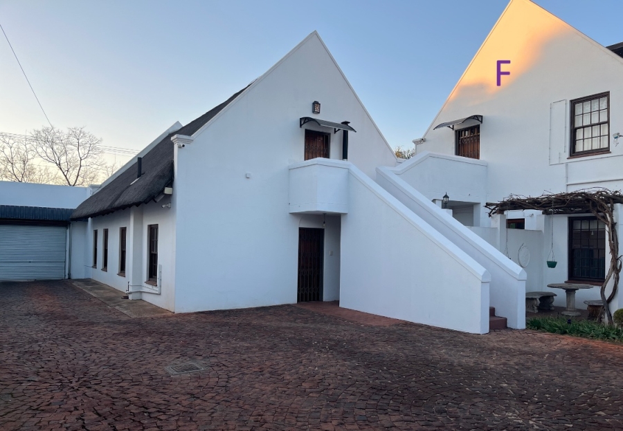 5 Bedroom Property for Sale in Waverley Gauteng