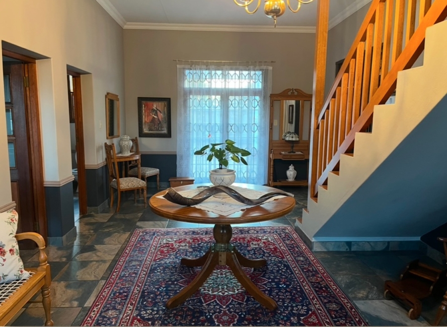 5 Bedroom Property for Sale in Waverley Gauteng
