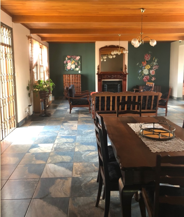 5 Bedroom Property for Sale in Waverley Gauteng