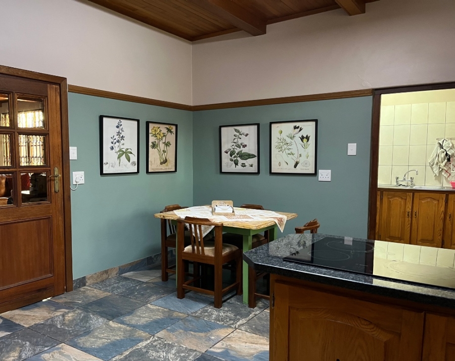5 Bedroom Property for Sale in Waverley Gauteng