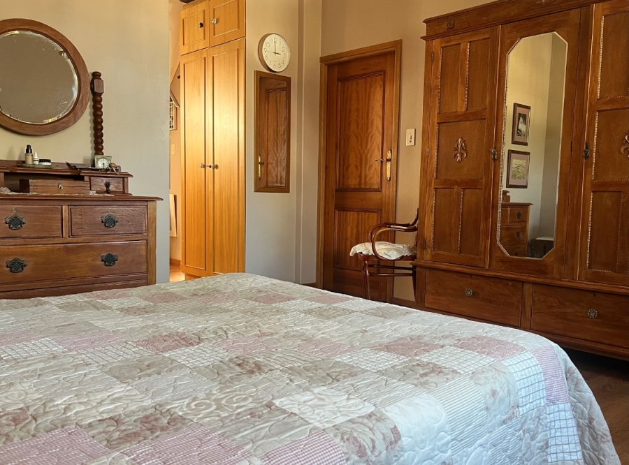 5 Bedroom Property for Sale in Waverley Gauteng
