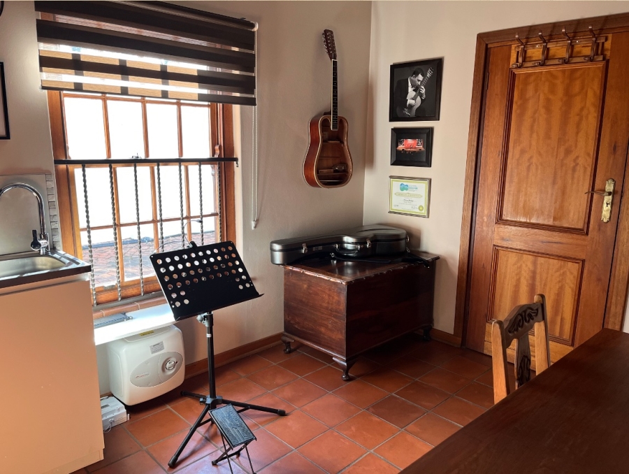 5 Bedroom Property for Sale in Waverley Gauteng