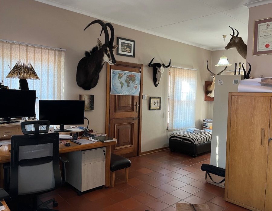 5 Bedroom Property for Sale in Waverley Gauteng