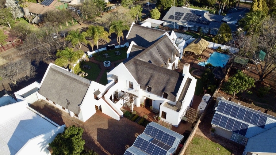 5 Bedroom Property for Sale in Waverley Gauteng