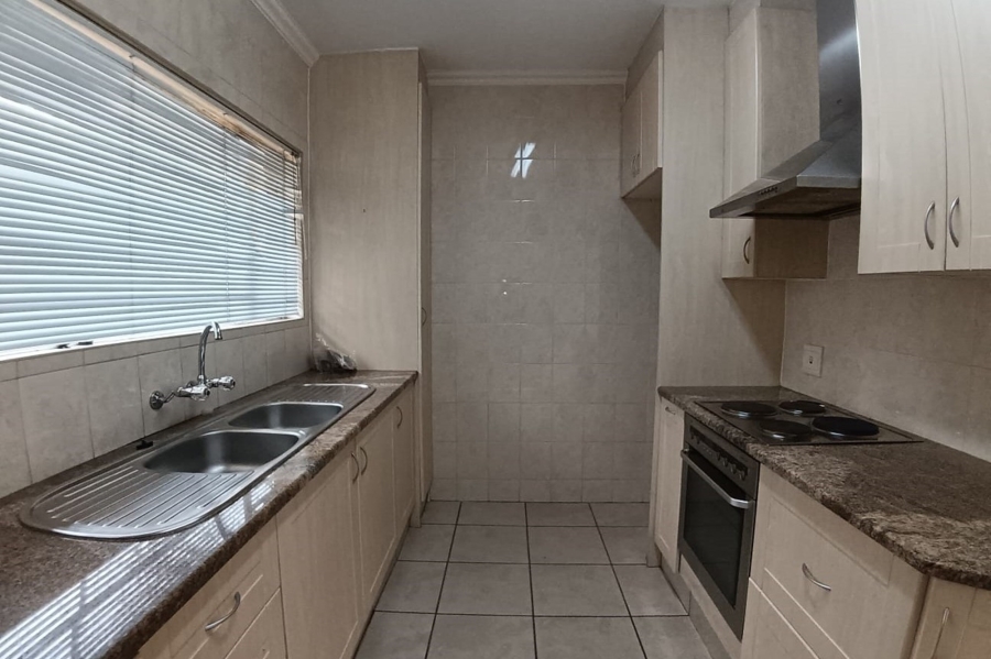 To Let 2 Bedroom Property for Rent in Paulshof Gauteng