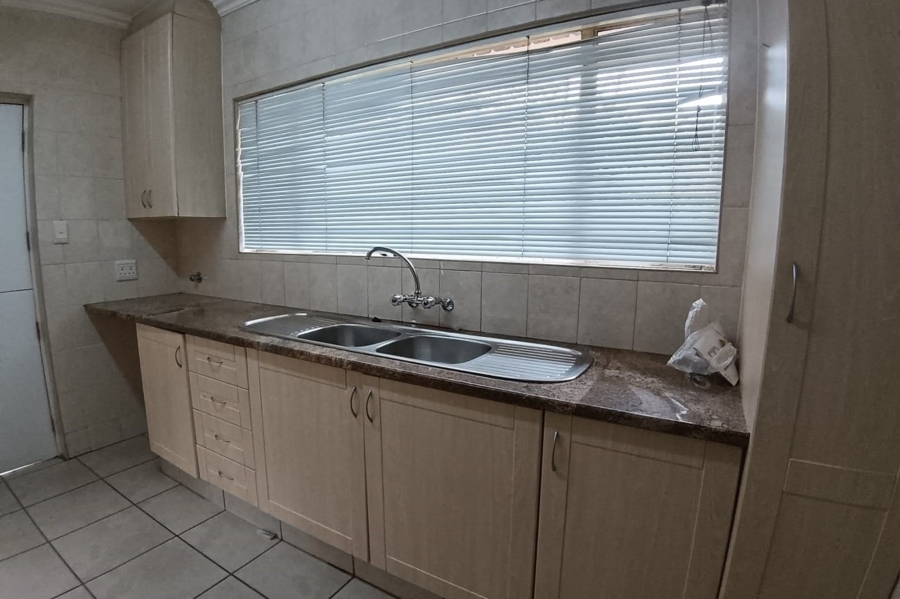 To Let 2 Bedroom Property for Rent in Paulshof Gauteng