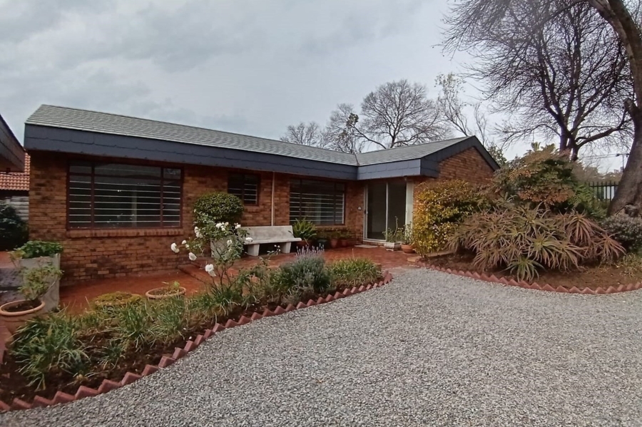 To Let 2 Bedroom Property for Rent in Paulshof Gauteng