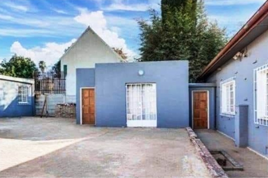 11 Bedroom Property for Sale in Westdene Gauteng