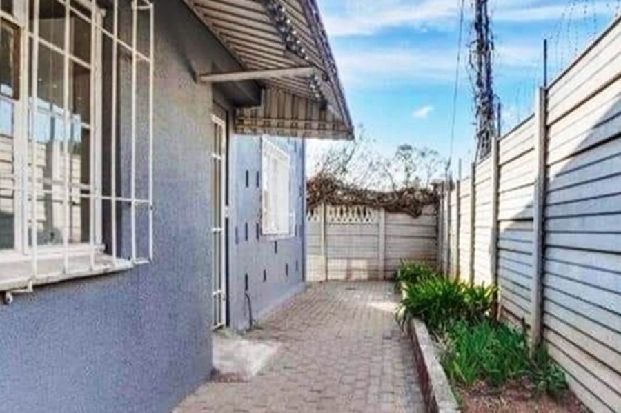 11 Bedroom Property for Sale in Westdene Gauteng
