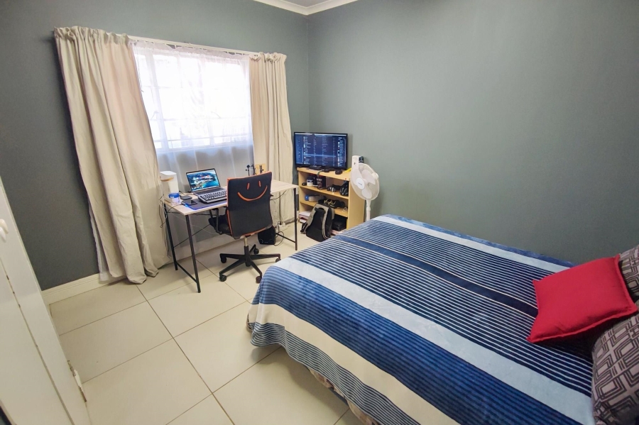 To Let 1 Bedroom Property for Rent in Faerie Glen Gauteng