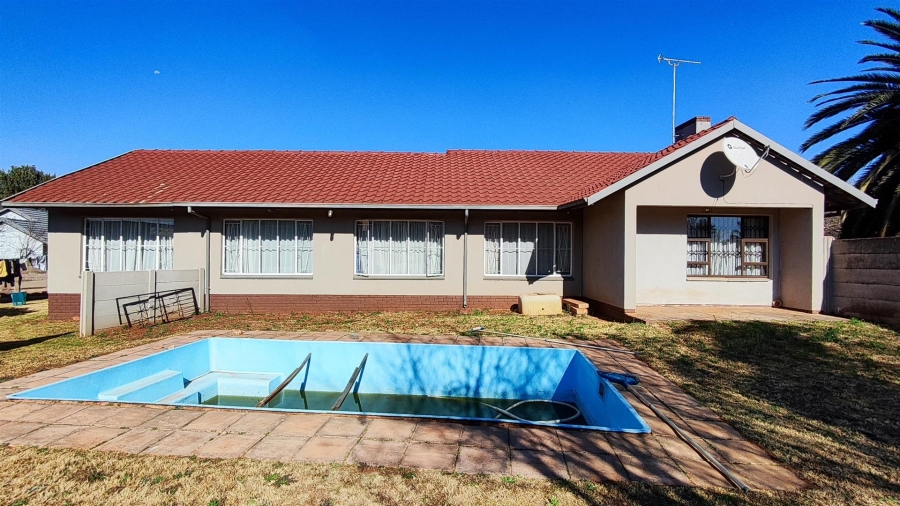 4 Bedroom Property for Sale in Birch Acres Gauteng