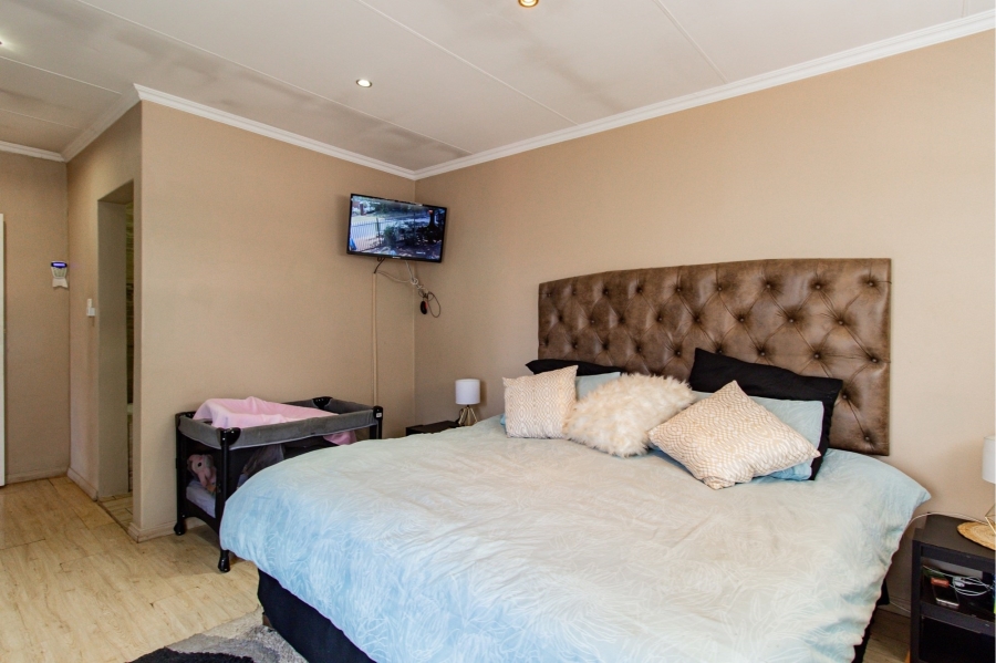 3 Bedroom Property for Sale in Wierda Park Gauteng
