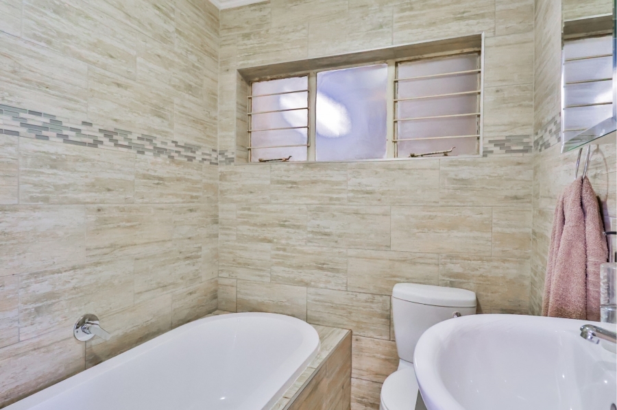 3 Bedroom Property for Sale in Wierda Park Gauteng