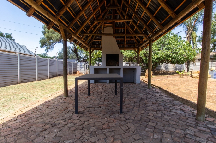 3 Bedroom Property for Sale in Wierda Park Gauteng