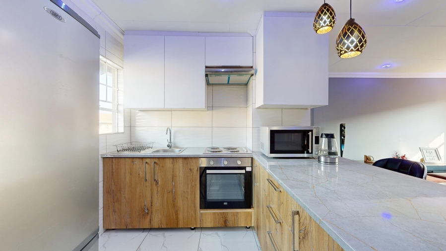 2 Bedroom Property for Sale in Ravenswood Gauteng