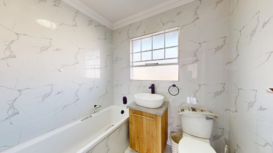 2 Bedroom Property for Sale in Ravenswood Gauteng