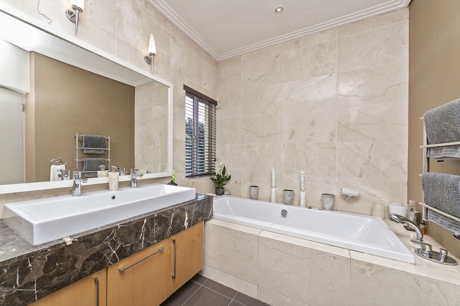 4 Bedroom Property for Sale in Dunkeld West Gauteng