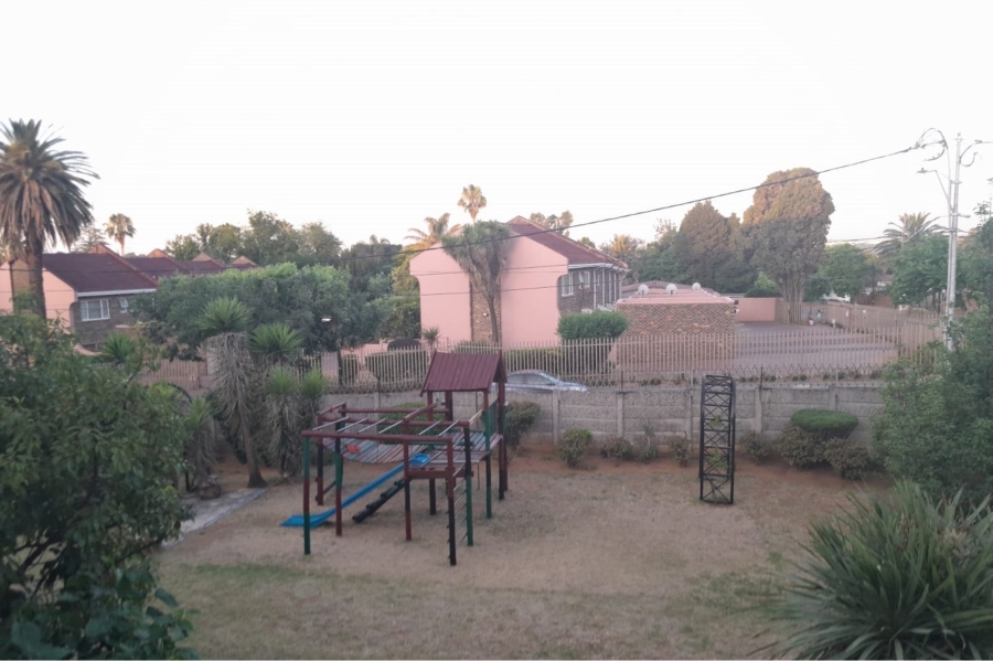 2 Bedroom Property for Sale in Kew Gauteng